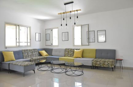 יצירת אזור ישיבה מושלם לסלון: נוחות וסגנון משולבים